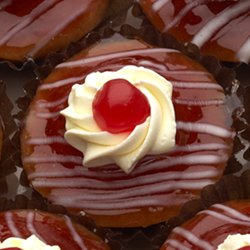 Capilecatering's tweet photo. Tartaletas de fresa para un dulce fin de semana. ¡¡¡Y no engordan!!! 😉😉😉 ¡¡Feliz finde!! 😍 #PostreDelDia #dulces #findesemana #relax https://t.co/hJMmxDXJ3s