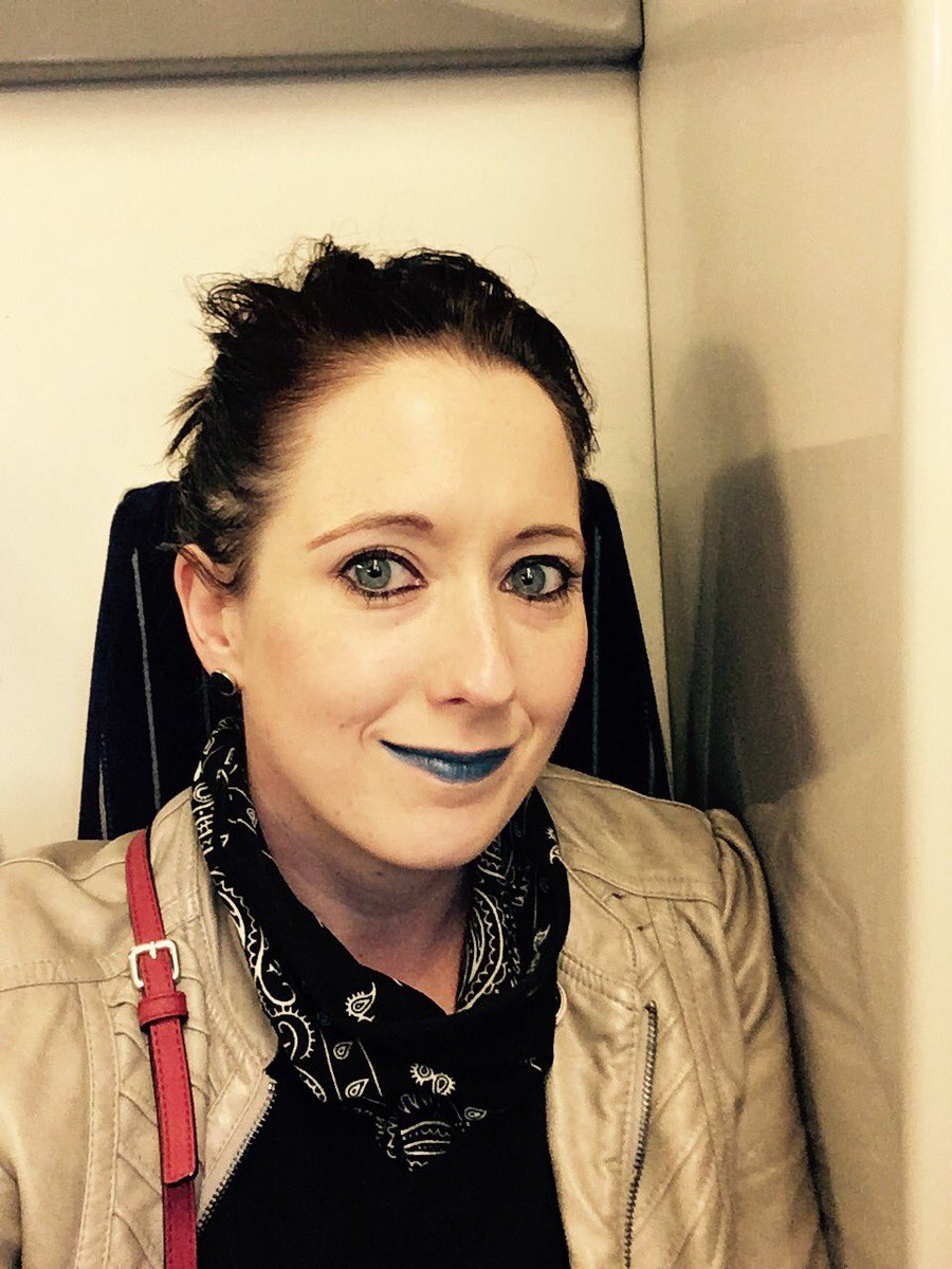 EmBombIbiza's tweet image. Going obscure on the lipstick tonight for a mate&apos;s birthday 💄😳😂 #TheCourse