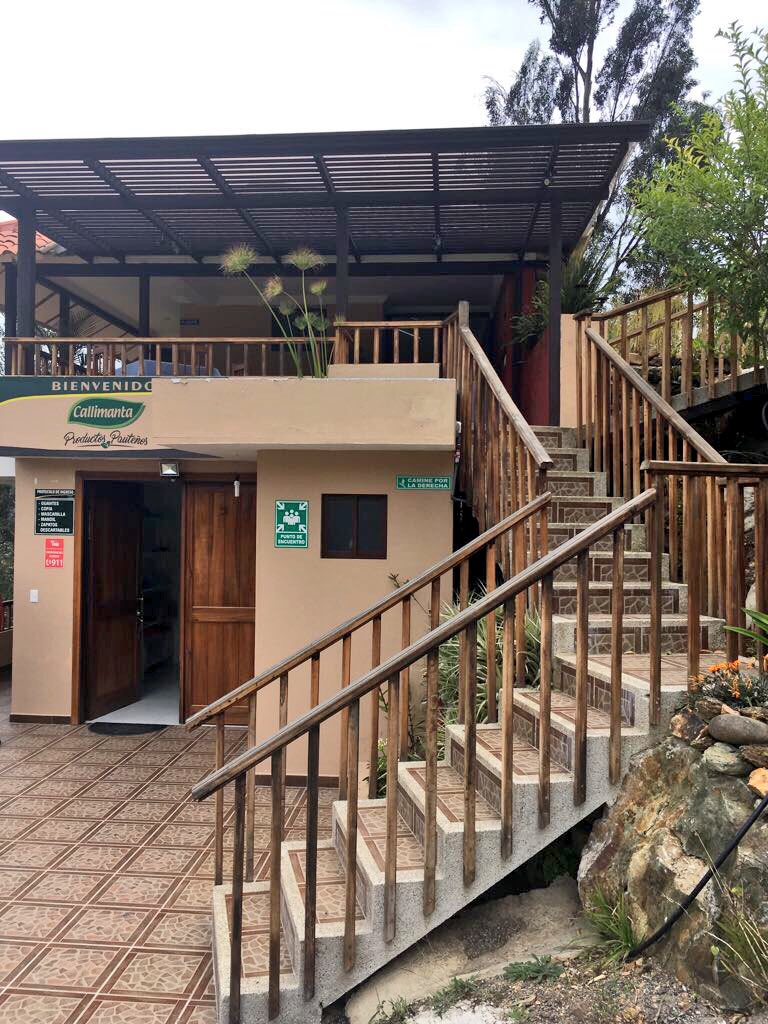 Produccion_Z6's tweet photo. En #Paute @MaAngelicaLeon CZ6 @TurismoEc visita cabañas turísticas @CORVELrestauran y observa buenas prácticas de emprendimiento #Callimanta https://t.co/WKMH1jstph