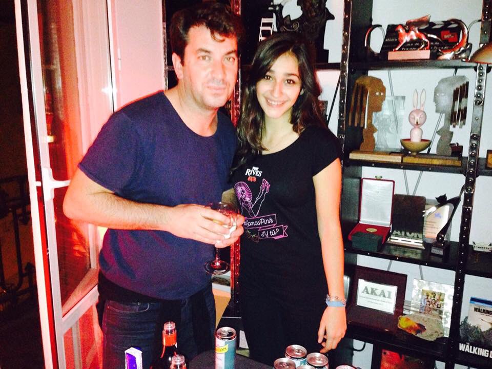 scalaeventos's tweet photo. #Azafatas @scalaeventos con el actor y presentador Arturo Valls en #eventos #madrid #camareras #fiestas #personaleventos https://t.co/LhZyDnWWnY