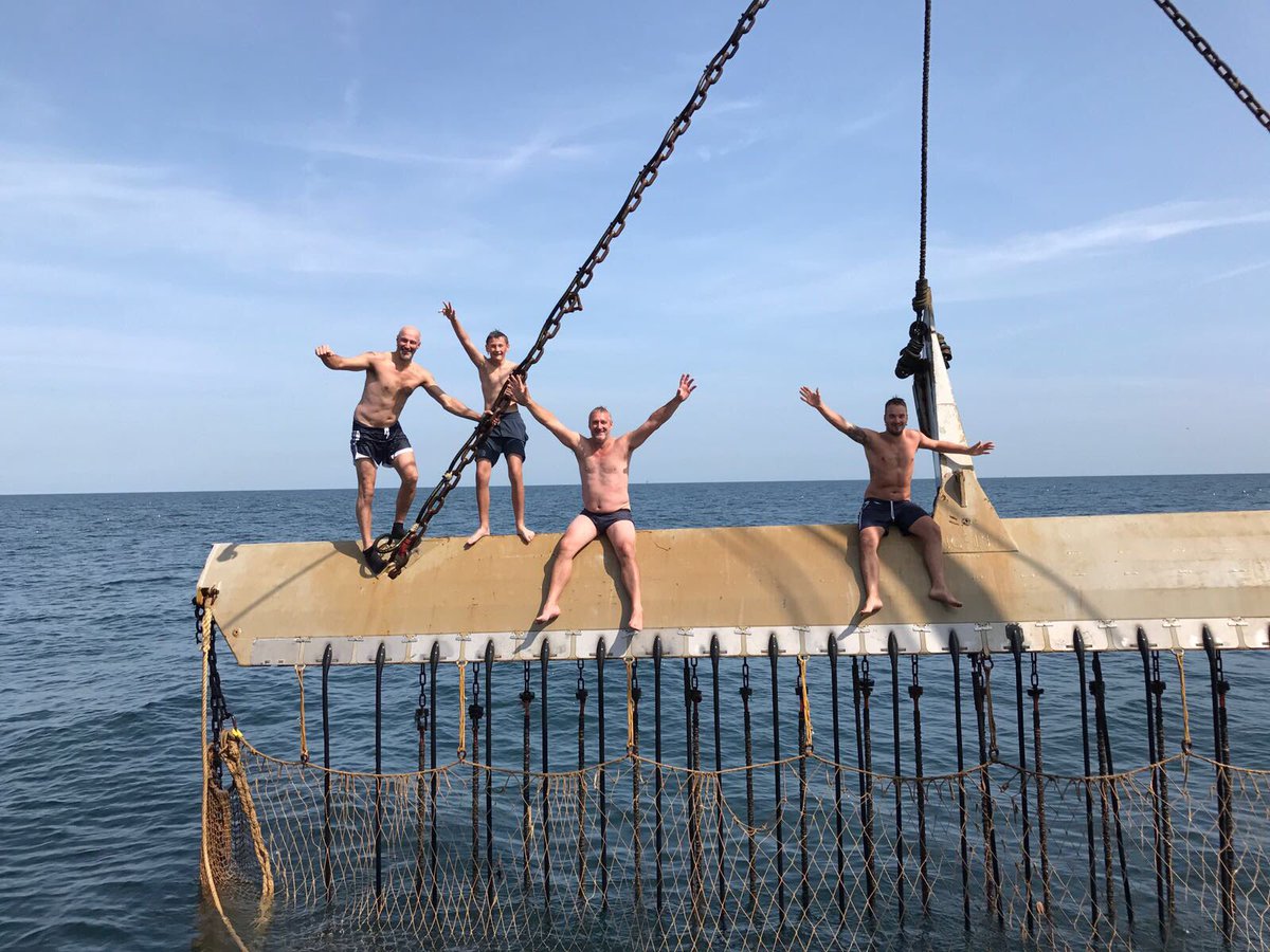 elisabethbv's tweet photo. Met dat warme weer maar een beetje afkoelen in onze privé zwembad😋 #niceweather https://t.co/hpvm6ktcYe