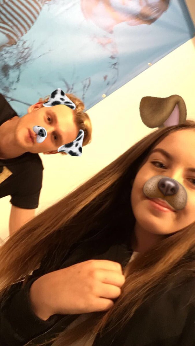thevampsjessxca's tweet photo. @TheVampsTristan SO EXCITED OMG WORDS CANT EVEN #StayingUp @TheVampsband @MatomaOfficial 🤙🏼❤🌊 tbt to the vamps pop up👍🏼🤙🏼 https://t.co/HBqPEP5wxR