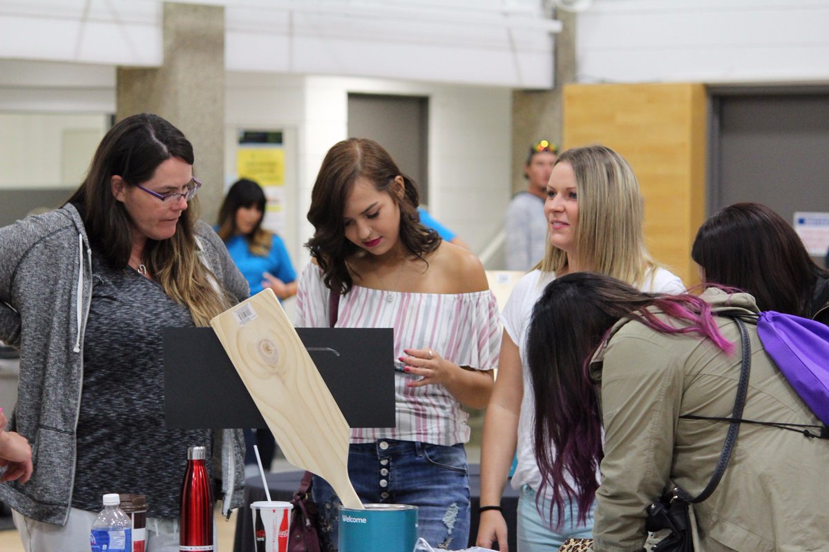 PortageCollege's tweet photo. A busy and eventful first day of #Orientation 2017 at Portage College, #LacLaBiche Campus. #OWeek17 #studentlife #doextraordinarythings https://t.co/tjsTeJifSw