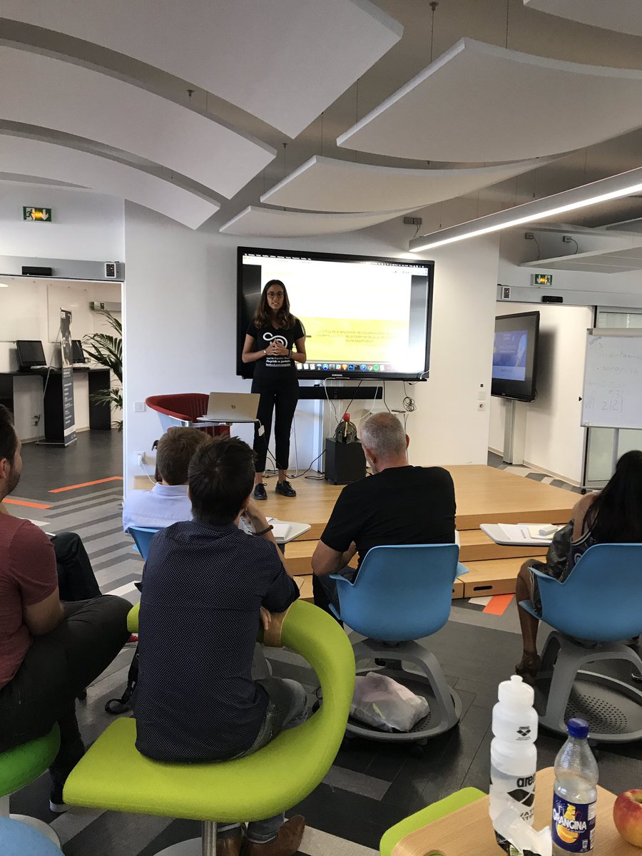 laurence0501's tweet photo. Fière de mes porteuses de projet Livia et Laetitia #spartanweek @BizNursery https://t.co/dmtPinSlAD