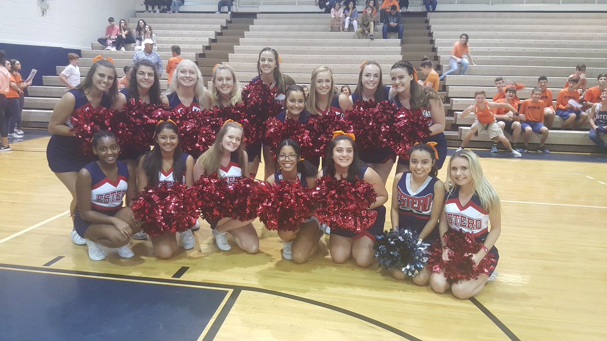 EsteroHS's tweet photo. Fun times at the first pep rally of the year!! #esteroat30 https://t.co/tLR6ilt4E2