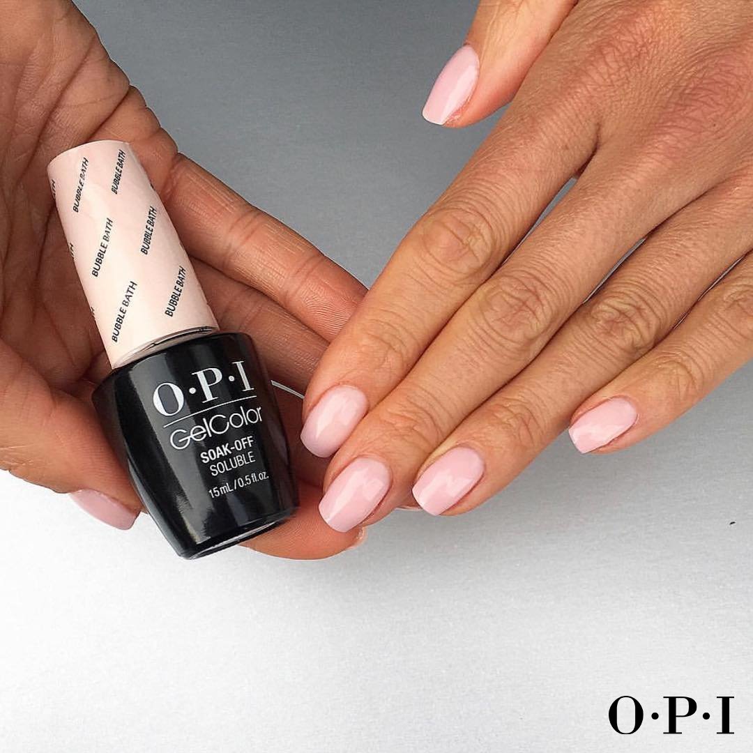 Esmaltado semipermanente 💅 Lucí tus uñas con un brillo duradero 💟 GEL COLOR #OpiLovers  #BubbleBath