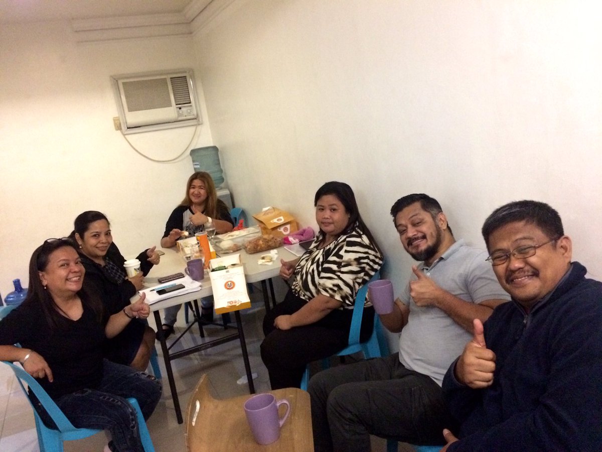 DMCPeren's tweet photo. Happy to serve these great leaders โค๏ธ
#PrivilegeTalk
#MultiTasking
#ThisIsHowWeDoIt https://t.co/ltC1T7RDWl
