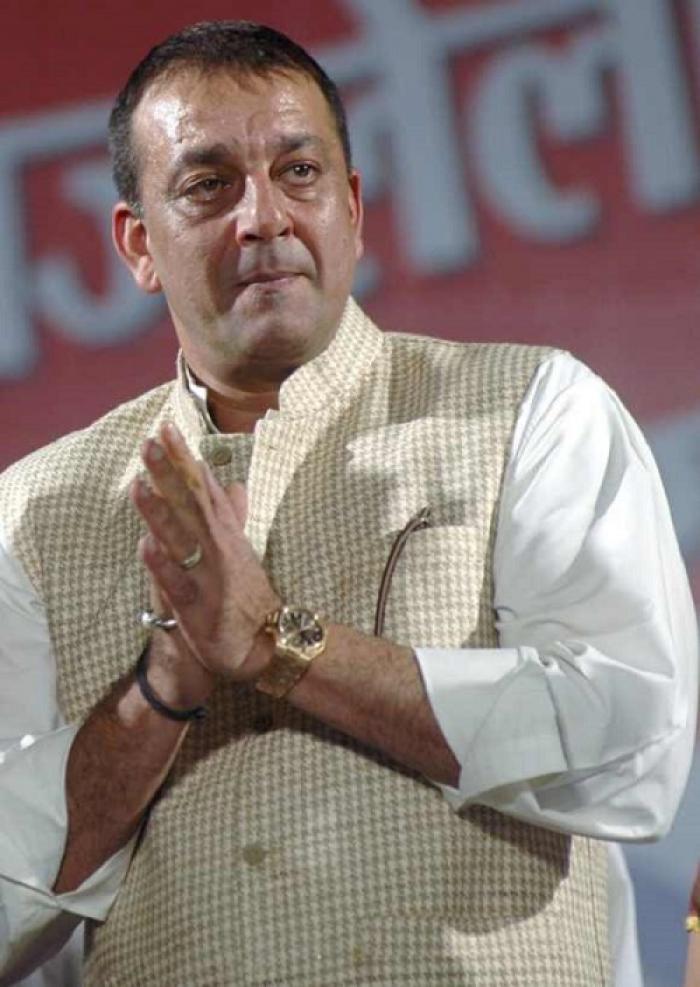 robersonlorrain's tweet photo. #NayiSoch Ganpati blessings are on me: Sanjay Dutt https://t.co/oApBpYguNd https://t.co/zMiuH82u2K