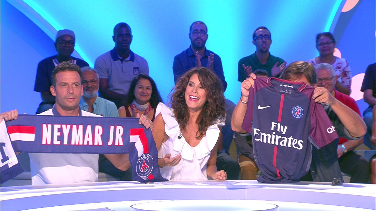 ADLS_TF1's tweet photo. [Follow+RT+Tweetez] Tentez de remporter le maillot de Neymar et son écharpe avec #ADLSPSG. Bonne chance ! https://t.co/j3dMiEybwu