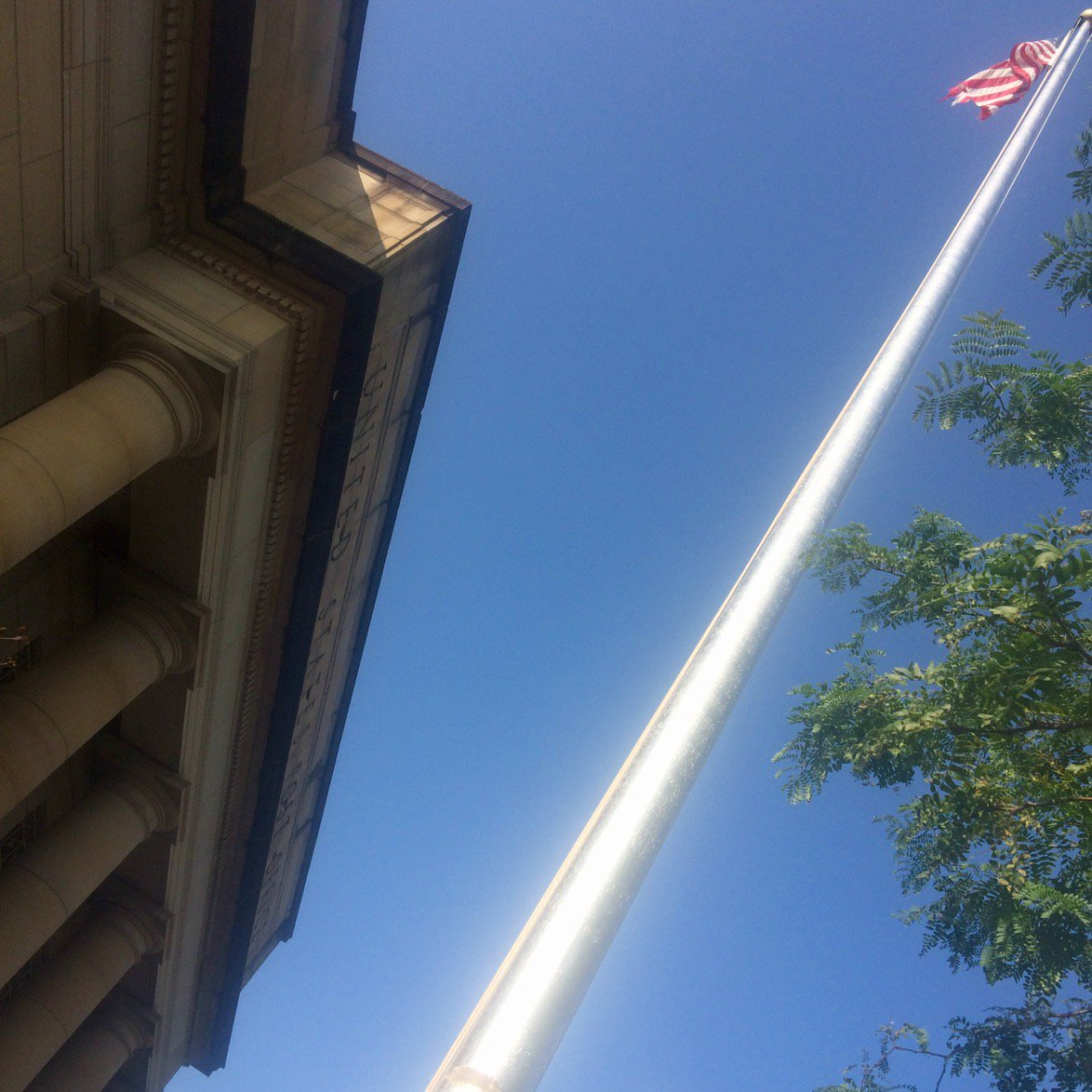 RecoveryGas's tweet image. #Flags_Across_America @realDonaldTrump wh.gov/joint-address fb.me/WhiteHousePres… @L@Tech_Trump_Team @zhu_amy3