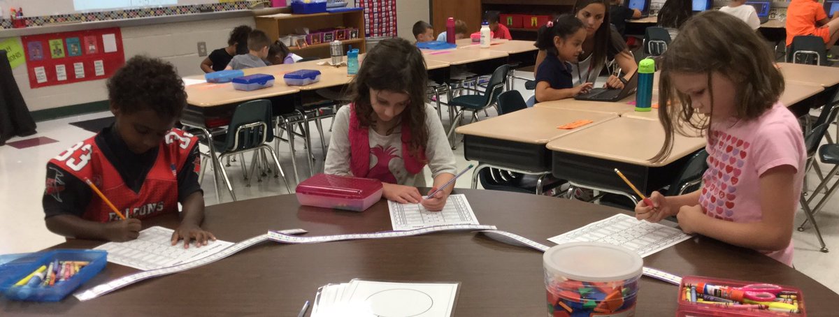 MrsThompsonMTA's tweet photo. We learned how to use a number line to order numbers! @mta_marlins #mathstationfun https://t.co/Bx0ktonEES