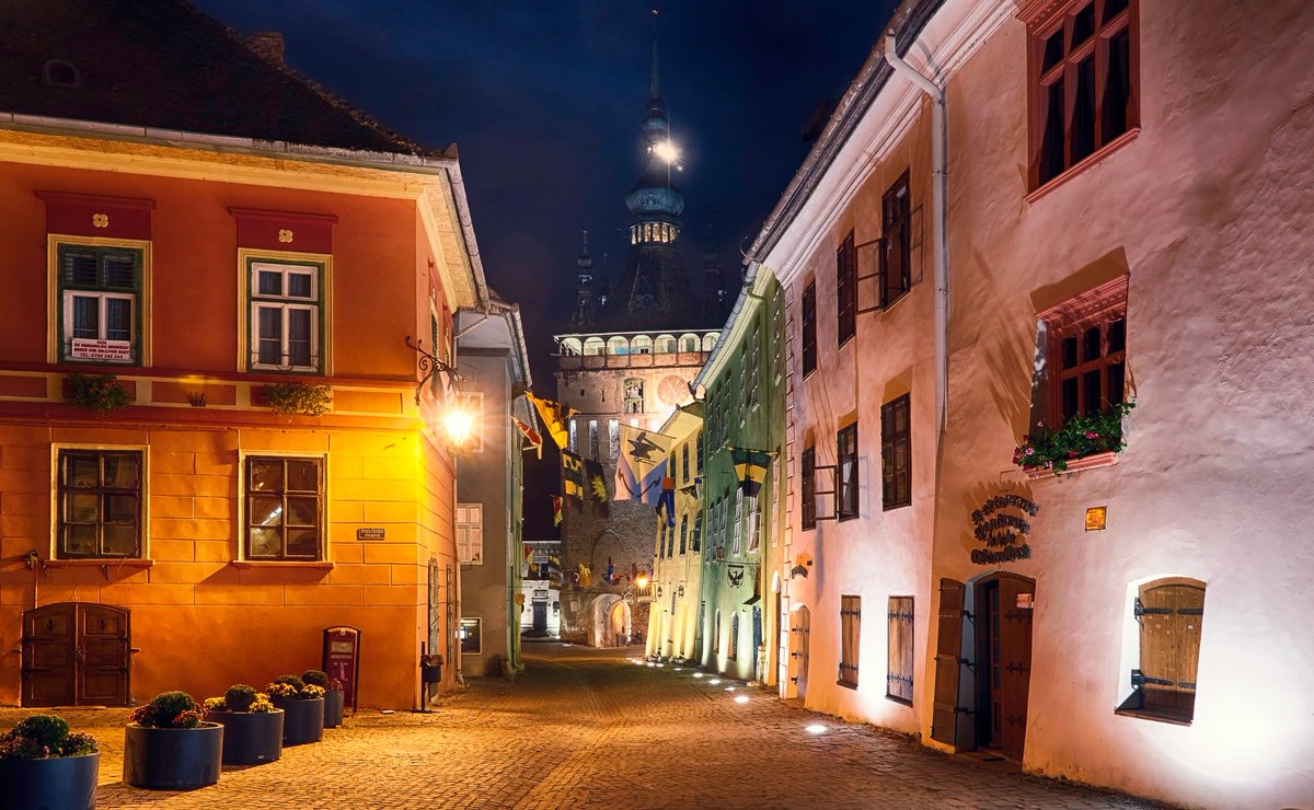 RomaniaTourism's tweet photo. #Romania: Cobblestones, castles, lots of activities &amp; fun https://t.co/y16RVyaZ0p await families &amp; independent travelers #NYTimes https://t.co/e4W4Bc2xn8