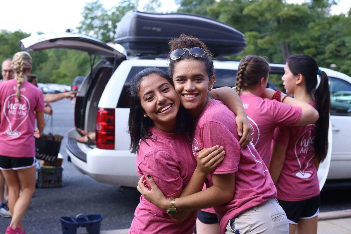 messiah_univ's tweet photo. Shout out to these awesome volunteers! We're so thankful for your help! #MessiahMoveIn17 https://t.co/uIpxWU7rg6