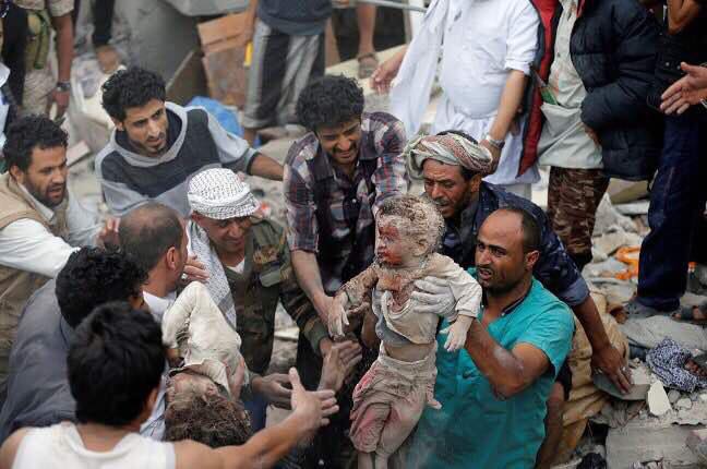 Mo_Alghaithi's tweet photo. Today #Saudi &amp;  #Emirates with #US_support targeting civilian houses in #Sanaa and kill 14 people, including 6 children and two women #Yemen https://t.co/pvguVXbpHg