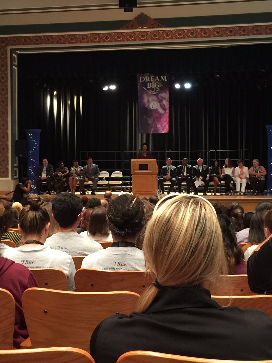 RWMcCoy's tweet photo. #SPSConvocation https://t.co/IXzh6OVcZw