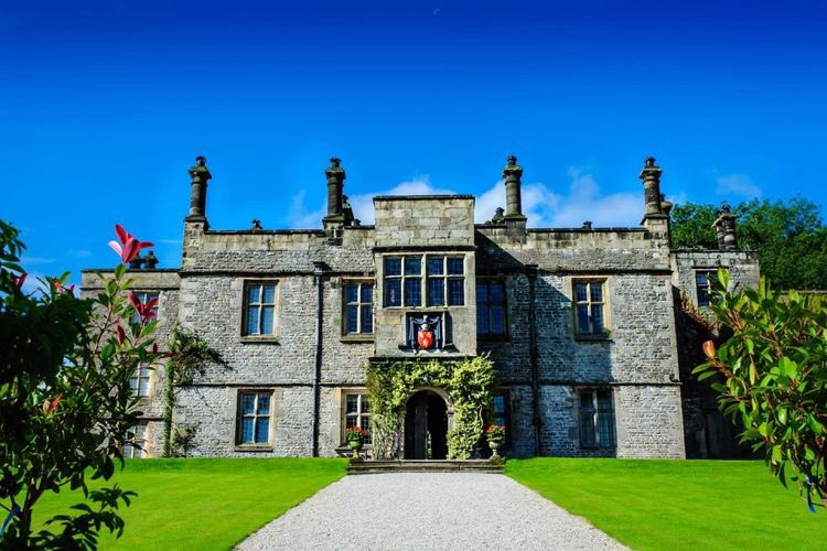 제가 영화나 드라마를 보지 않고 책만 읽었을때 제 상상 속 오만과 편견의 베넷가문 집은 이렇게 생겼었습니다...Translate post