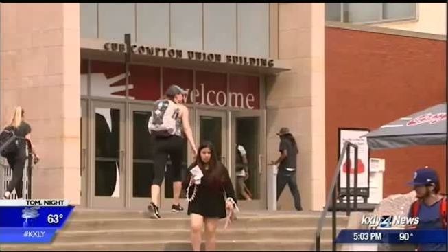Safety_Bells's tweet photo. The words, “bomb at 1 a.m.” has led to the #evacuation of Stimson Hall at @WSUPullman on Aug 22. https://t.co/imgaesIR0l
📷@kxly4news https://t.co/5XhZzGfOqE