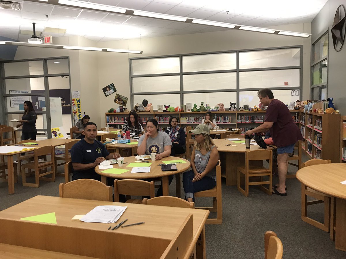 HBELoboPack's tweet photo. We are minutes from our 1st Coffee with the Principals! #21stcenturylearning #loboparents @leisd https://t.co/ePmO7Knm99
