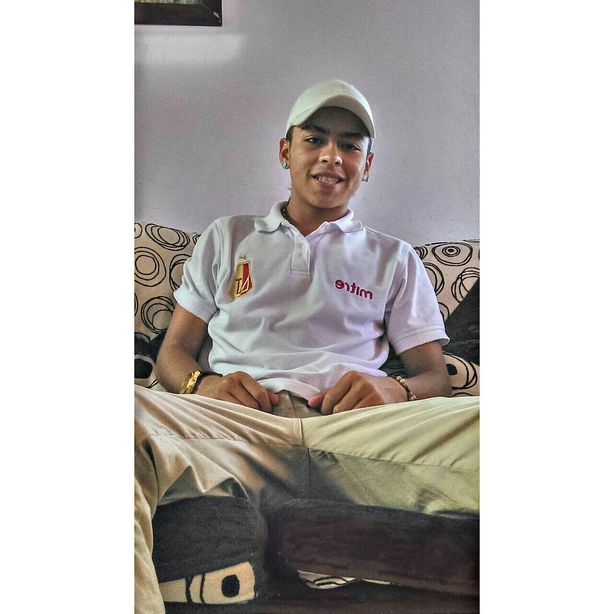 ksvv22's tweet photo. #NuevaFotoDePerfil https://t.co/pYnxe8NHKc
