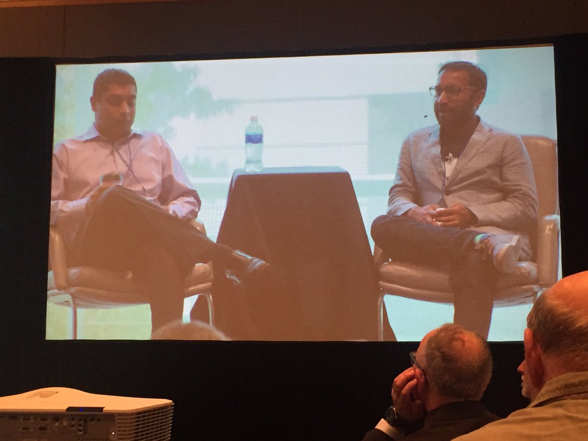 Its_ROSScheck's tweet photo. .@pitdesi on successful pitching: "Clearly explain why the time is now." #FlightConf @FLIGHTAkron https://t.co/WNmvkiMZG5