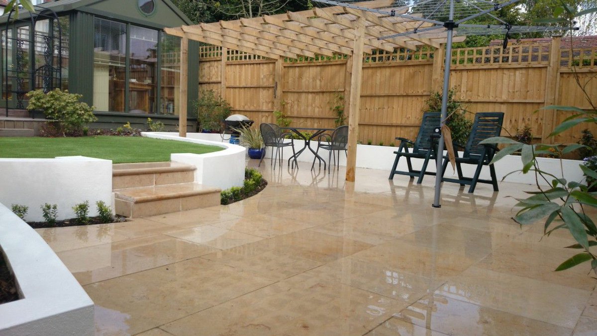 Groundteam's tweet image. Back Garden Patio Garden in East Sheen with summer house, decking, patio, artificial ... groundteam.co.uk/landscaping-pr…