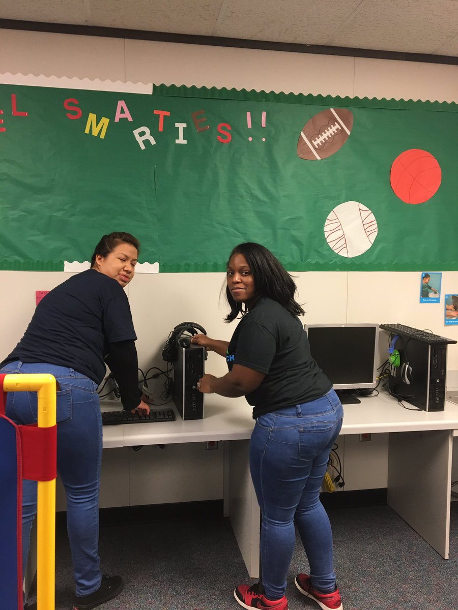 ErmelES_AISD's tweet photo. Ermel staff prepping for #HurricaneHarvey @mlescalante1 #ermelelementary https://t.co/hxW2ylJlQK