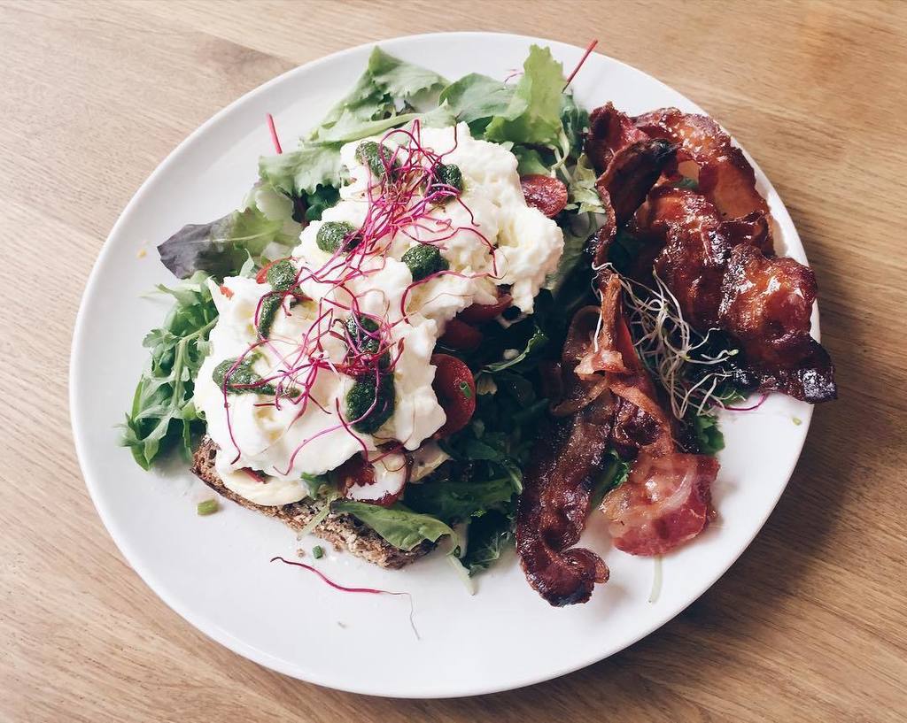 Steel_Vintage's tweet photo. You can always order some extras for your meal! #steelvintagebikescafe #steelisreal #insteelwetrust #bacon #stullen https://t.co/rQJhNBTnfT https://t.co/nlgYGzHdCJ