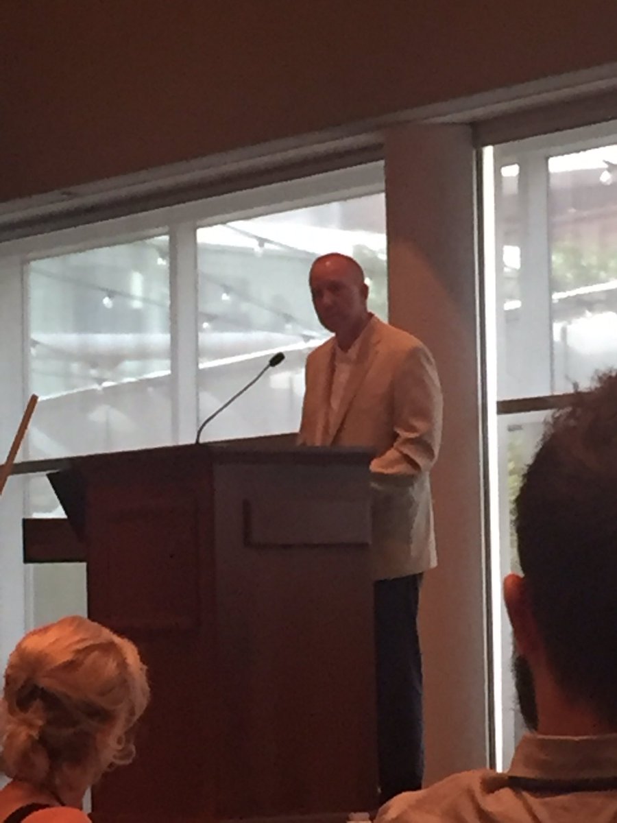 Its_ROSScheck's tweet photo. .@AkronOhioMayor committing to personally meeting with startups who hit major milestones. #whynotakron #FlightConf https://t.co/OgPoWXYfgX