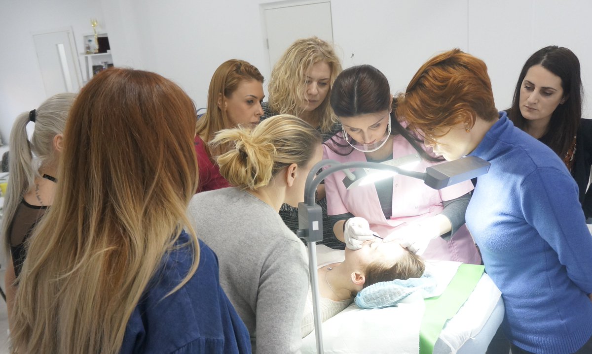 MariaMargineanu's tweet photo. https://t.co/aCB46kOkWF
#permanentmakeup #tattoo #training #lipsmakeup #beautiful #perfect #Course #effects #eyeshadow #Powdering #Eyeliner https://t.co/kTCcCYGw5q