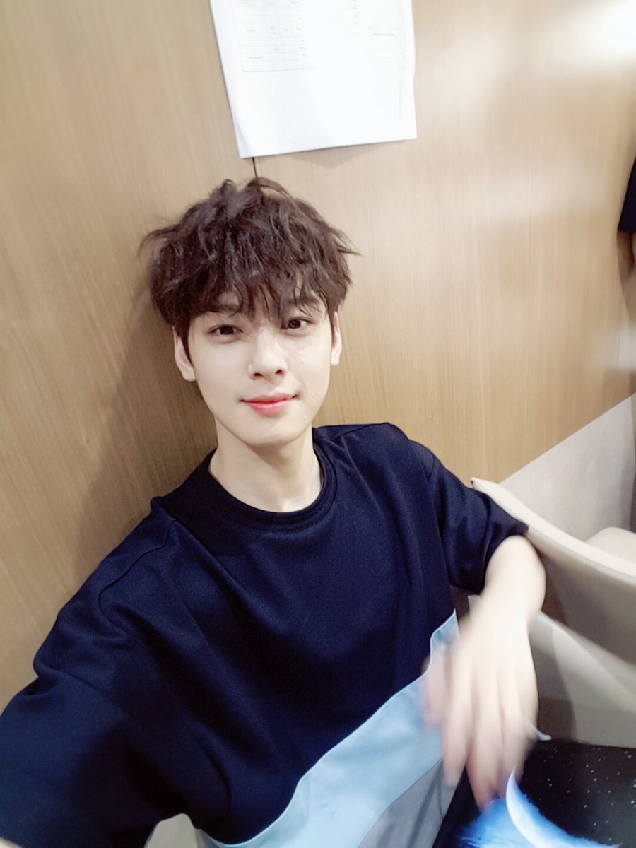 밥무그러간다아~~~~~~♡♡♡
오츠카레사마데시타😄
#고마워요 #아리가또