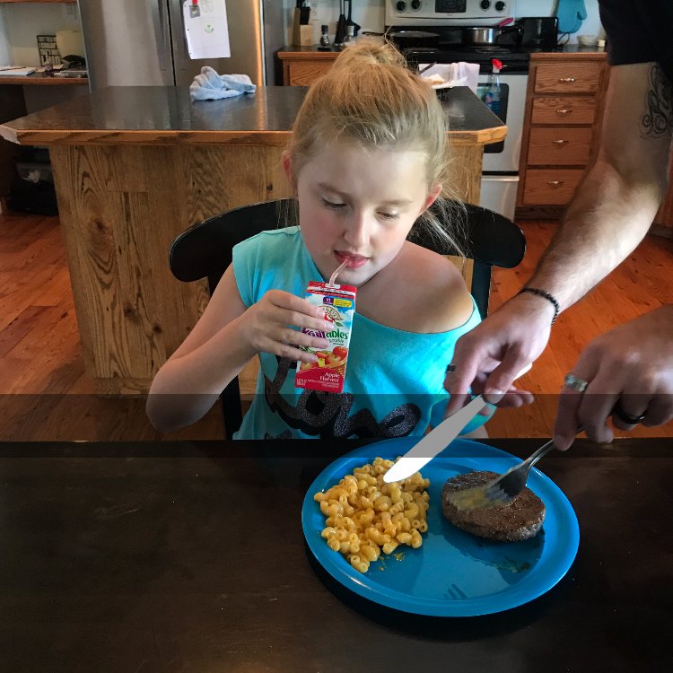 なったん tweet media