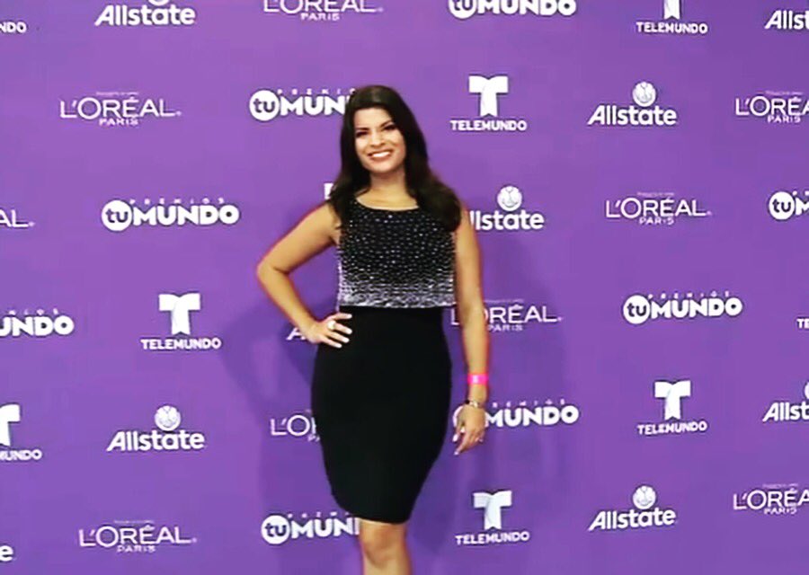 RoxyNBC6's tweet photo. Gracias @FabuLouis for always making me feel fabulous, comfortable &amp; confident! Another win in this @LaCasaHermosa dress!!! #premiostumundo https://t.co/aZX1KEOJmO
