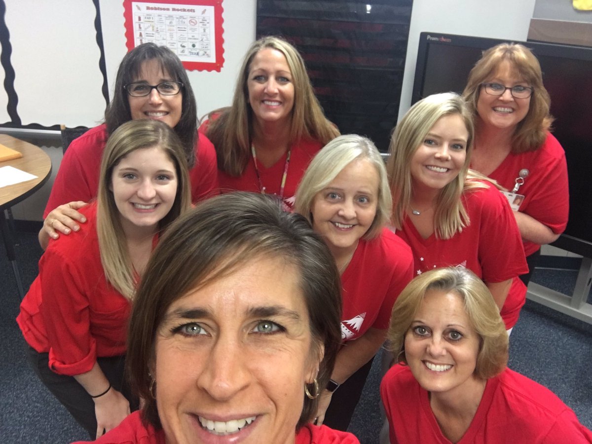 LisaStrahan5's tweet photo. Fifth grade is red hot and ready to start school on Monday. #catchthespirit @RobisonES #fifthgradesquad https://t.co/2kdhV5JFQF