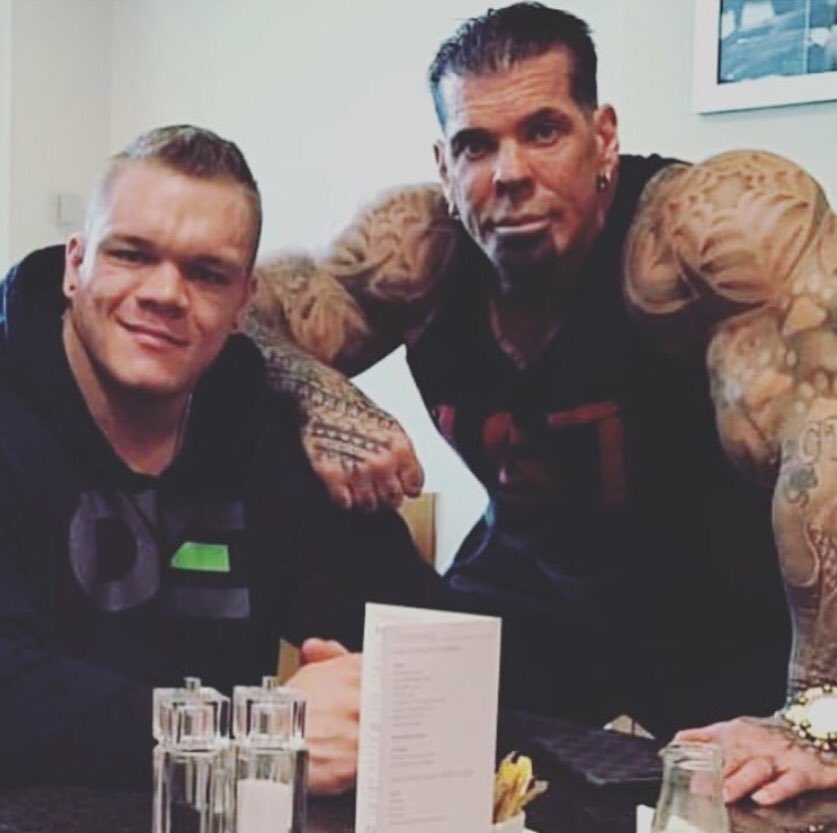 MusclePhone's tweet photo. Two bodybuilders. One week. #rip https://t.co/JuzFD0jVhO