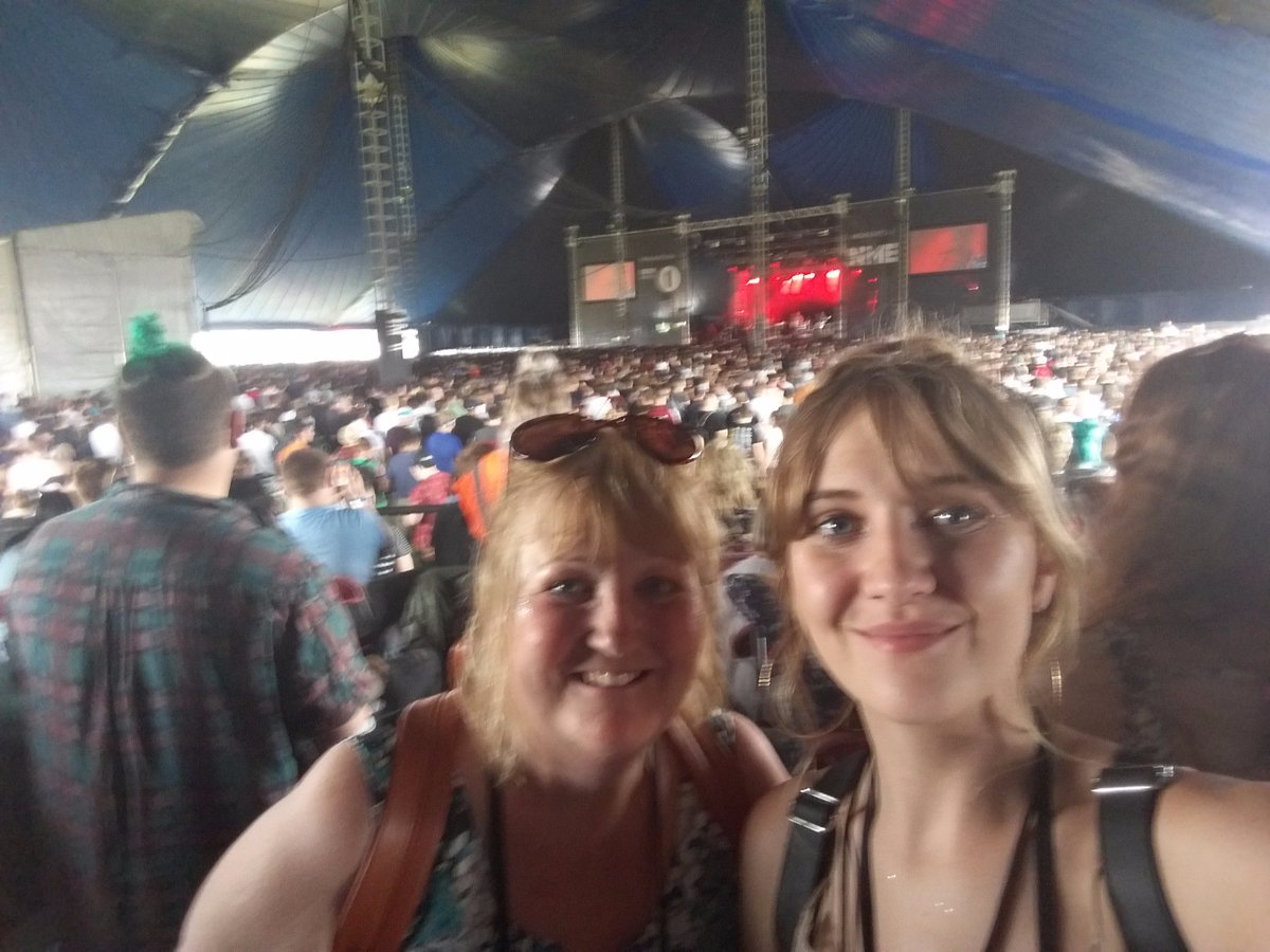 IaneileenEileen's tweet photo. @attitudetweets @OfficialRandL #viewingplatformselfie https://t.co/0MHGaoq8G7