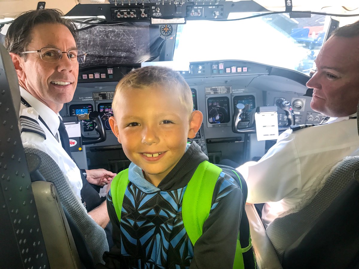 PSAAirlinesInc's tweet photo. Another smiling face of a future #psapilot! https://t.co/RAulLfKWTY