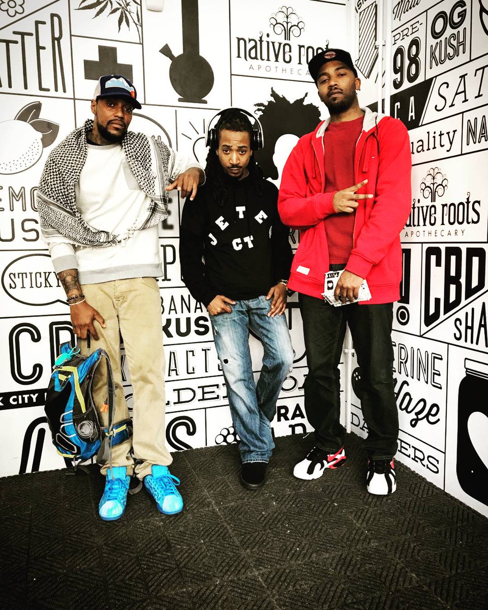jeterCTjackson's tweet photo. On the other side of the country with my Bro's living a Dream
.
.
#Exit17 #Jeterct #cheeseboys #nativeroots #Dispensary #cbd #thc #dovetalk https://t.co/jbe1zBidqs