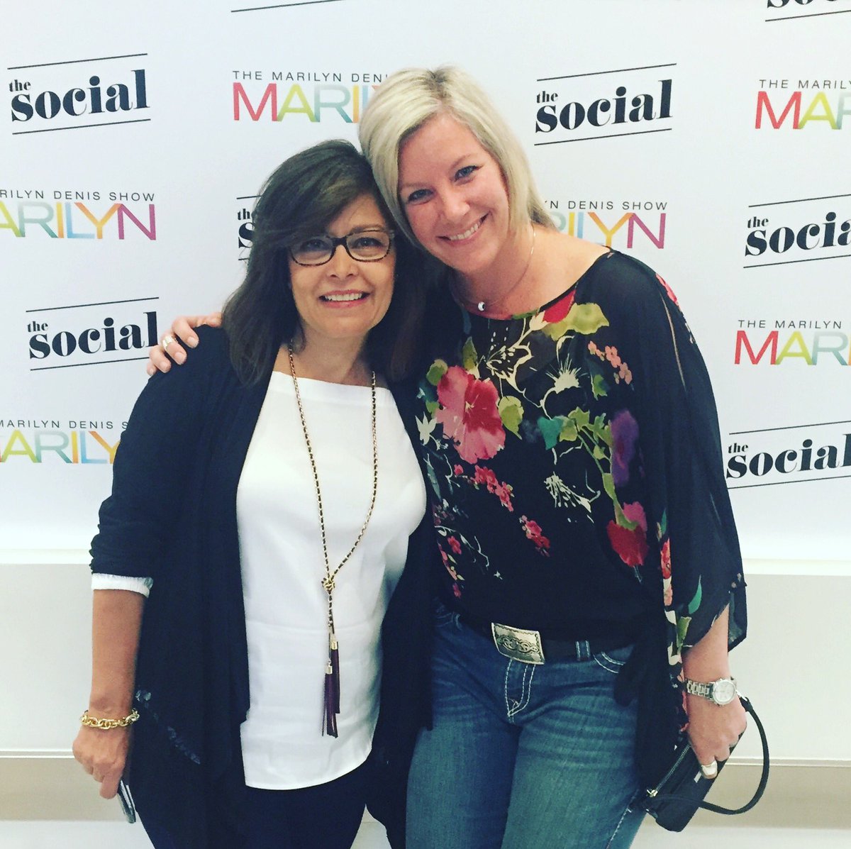 BombinoLisa's tweet photo. It's fashion day at #themarilynshow and who better to share it with than my sistas! 💜 https://t.co/kwDlU8ki0o