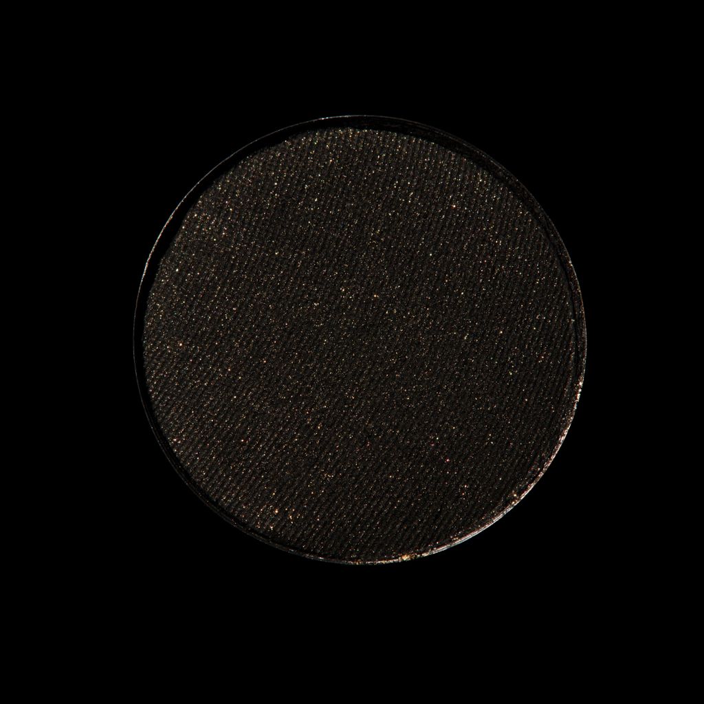 MarcBeauty's tweet photo. Introducing "Everywhere" from the Eye-Conic Multi-Finish Eye Palette in Edgitorial ✨ https://t.co/dSISkGeXDx https://t.co/7a35vRXpzP