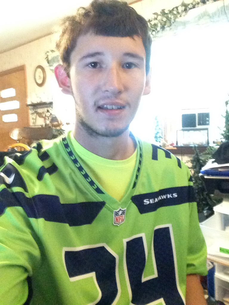 RoyalsSac206Fan's tweet photo. @Seahawks I may live in @Chiefs territory but I'm supporting the Seahawks like always!! #GoHawks #WeAre12 #SEAAA #12sOnQ #Q13FOX 💙💚💙💚💙💚 https://t.co/LYgG8VSaW4