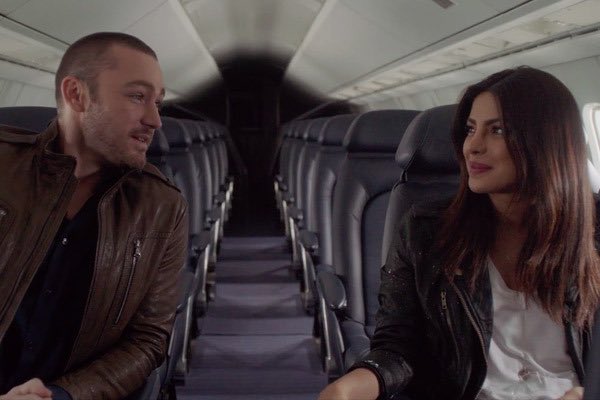 Alex : Je fuis pour rester en vie.... et vous ?
Rayon : Je donne du sens à ma vie 💍

#Quantico #Ralex