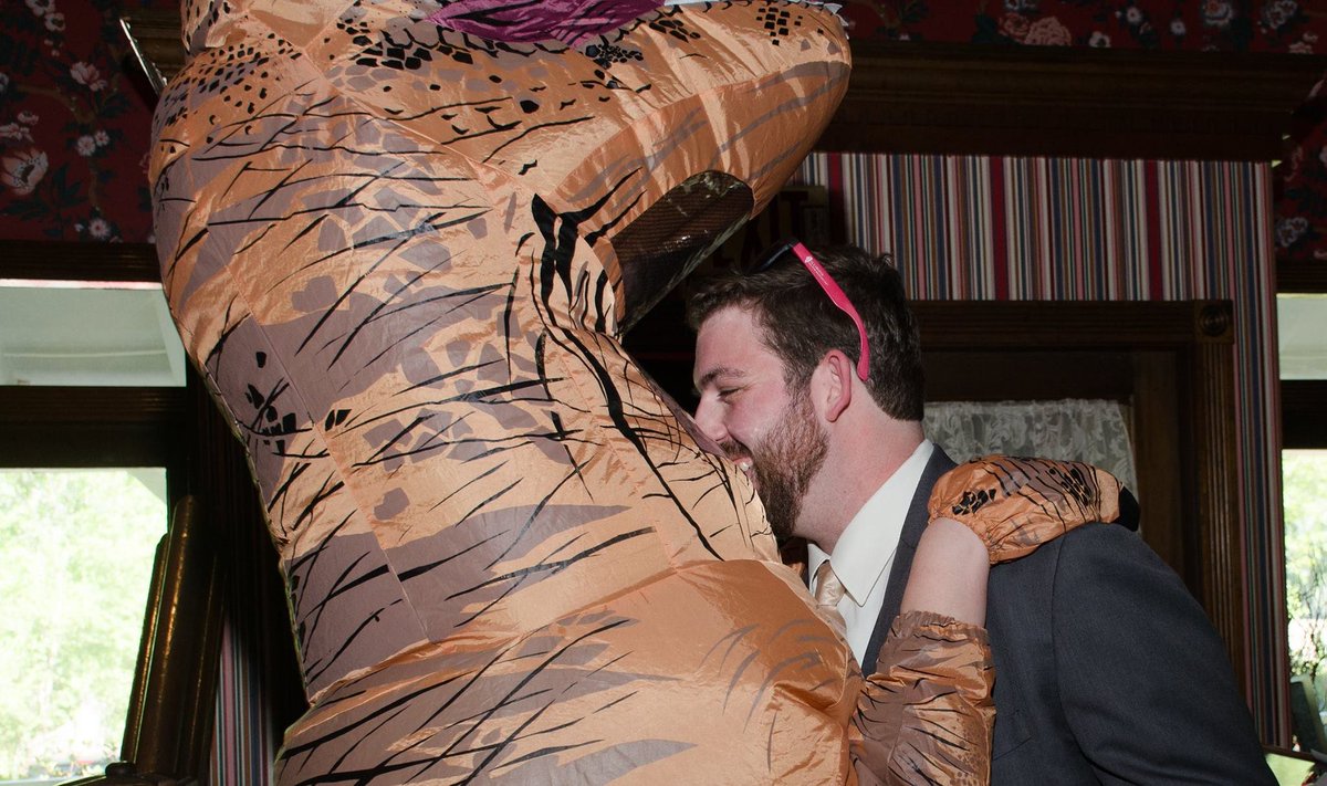 completewedjax's tweet photo. #trexbride #firstreveal
#weddingvideographer #jaxdj #jacksonvilleweddingphotography #jaxwed #jaxwedding #jaxweddingdj #trex #trexcostume https://t.co/WOxJ9sOH1A