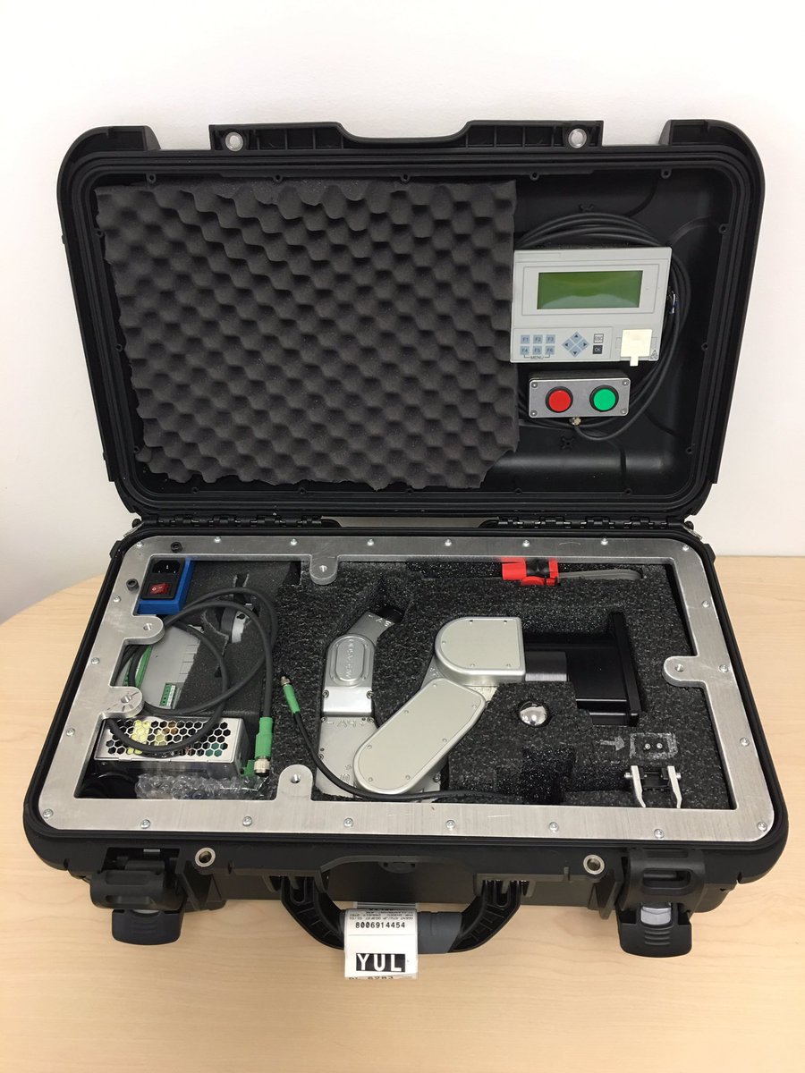 Mecademic's tweet photo. Meet our new ultra-portable demo unit. A robot, a gripper, a power supply, a PLC, an HMI and accessories, all that in a briefcase. https://t.co/G5QhxMKh6e