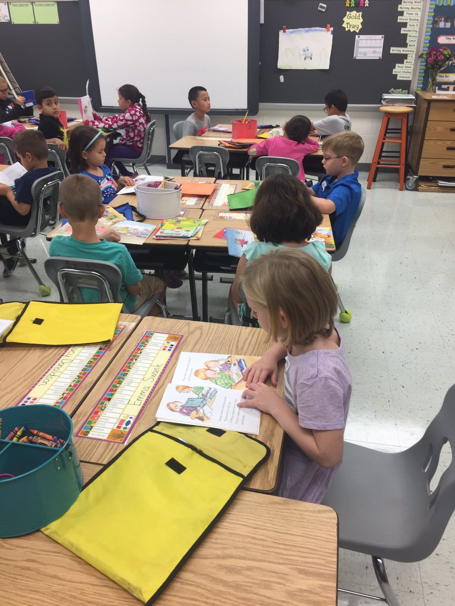 MissKovacic's tweet photo. We are building reading stamina in #misskovacicsclass! We read silently for 6 minutes today! @ALG_LCPS https://t.co/ZJ050Ak9Py