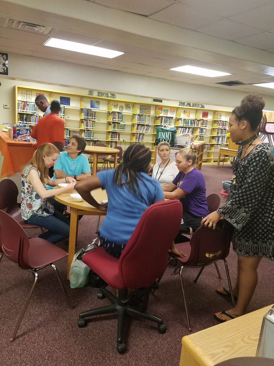 ItsMrsMurtagh's tweet photo. ~You do not have to be great to start something, but you do have to start something to be great😁 @FranklintonMS  #CerealBar #FacultyBonding https://t.co/xlhmTBS5Kf