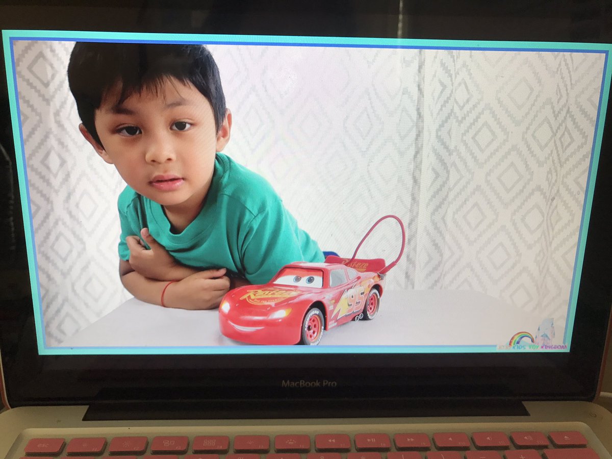 JojoToyKingdom's tweet photo. #rccar #ultimatelightningmcqueen Retail Value $299 😱😱😱 IT'S LIKE AN IRL #LIGHTNINGMCQUEEN mini version! Super duper #lifelike! Video tonight https://t.co/JHWBojL277