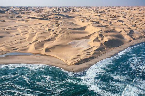 PictoricNamibia's tweet photo. ONLY place in the world where the sea meets the desert. The Namib Desert - The Atlantic.
📷: #Admin
#ShareMyNamibia 
#Namibia https://t.co/1wcBs5hxod