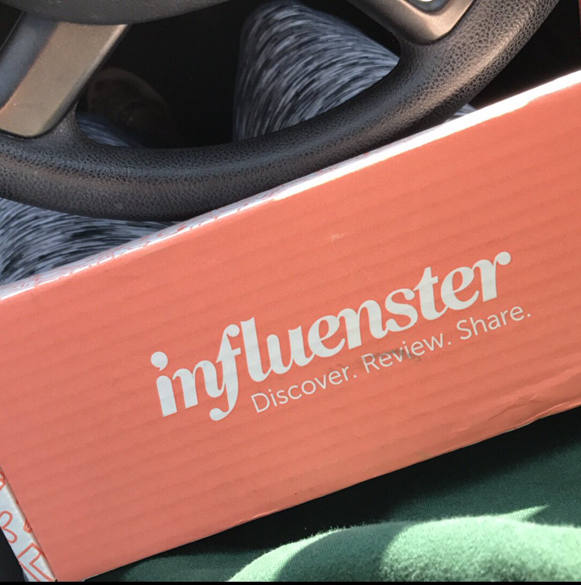 Meadows_16's tweet photo. Look what I got this morning!!! #shimmerbox https://t.co/JBkPODLEDq