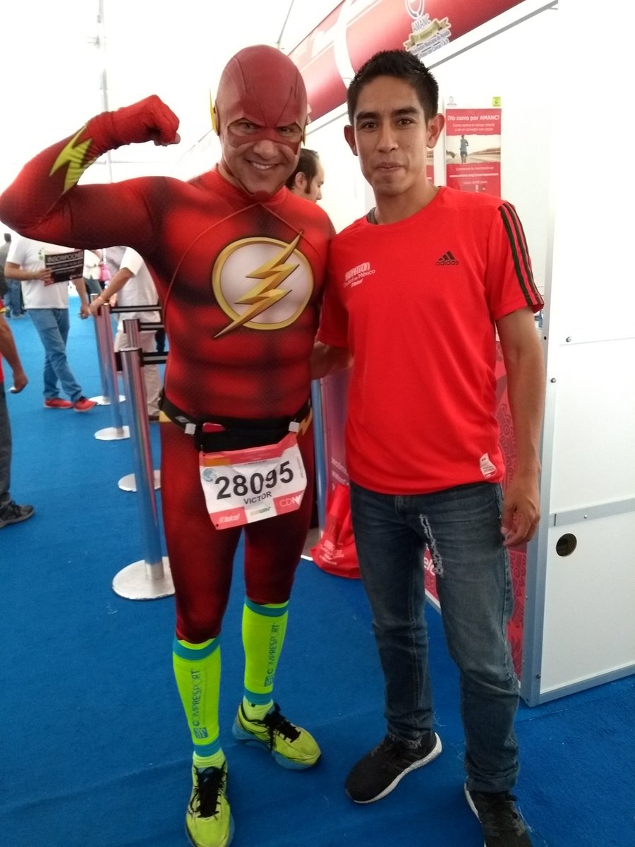 gio_10's tweet photo. Con el buen #FlashRunner
#MaratonCDMX
A romper mis tiempos !!
#ViernesDeGanarSeguidores https://t.co/bl0gfCVDQb