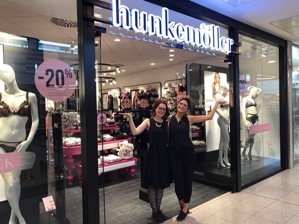 Very happy about our new store at #leo-center in Leonberg. Come visit us at our new location! <a href="/Guel_Su/">Su</a> <a href="/PetraDierck/">Petra Dierck</a> <a href="/hunkemoller/">Hunkemöller</a>